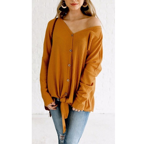 KAYLEE Tie Front Top - Picture 4 of 6